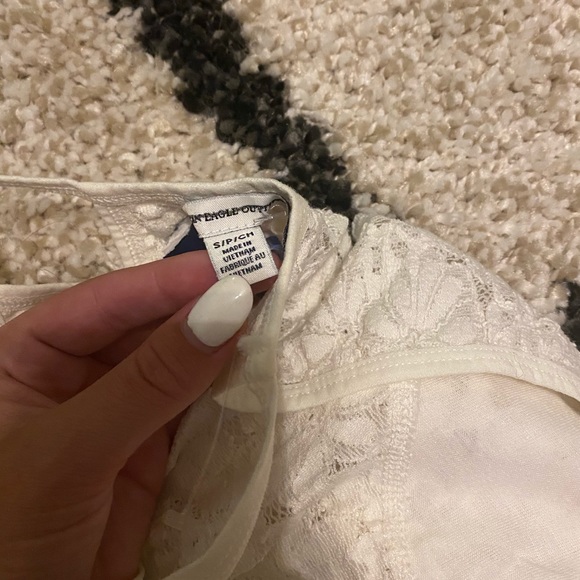 LACE TOP! - Picture 4 of 4